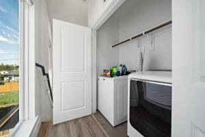 Luxury Home Near Med Center, Uptown & Downtown