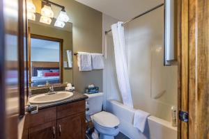Stunning Central Canmore Condo
