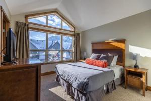 Stunning Central Canmore Condo