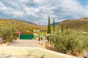 Mariannes Olive Grove - Villa Loutraki