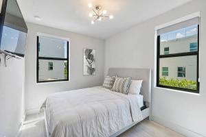 Brand New Oceanside Paradise Waterfront with Pool and Hot Tub