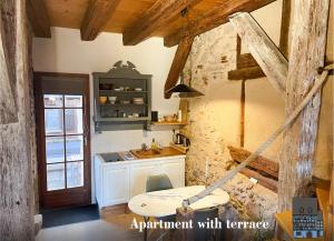 Appartements La Maison Bleue - Historic House in the Heart of Riquewihr : photos des chambres