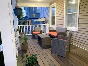 Semi Private cozy studio near downtown.