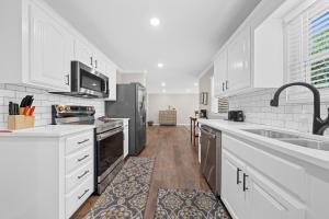 Nordins LakeHouse, Lakefront Hideaway on Delaware Bay Sleeps 10