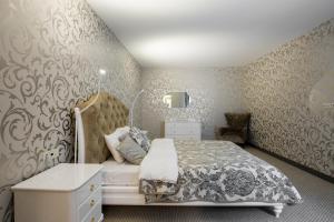 Luxury and Romance in Old Town