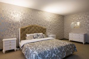 Luxury and Romance in Old Town