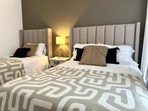 3Bedrooms-5 min Downtown-Wifi-Pool-Jacuzzi-Parking