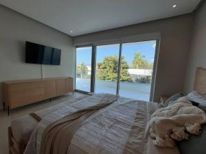 Villa La Esmeralda en Flamingos con Vista al Mar