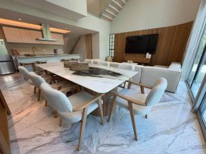 Villa La Esmeralda en Flamingos con Vista al Mar