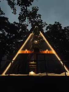 Sunny Side - მზიანი მხარე - Zeda Makhuntsʼetʼi