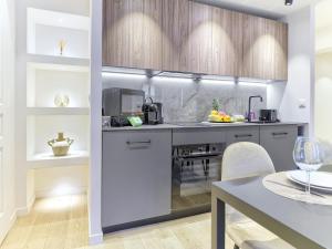 Hyper Centre - Charming duplex - Luxury - Reversible air conditioning - 10 mins from Place MASSENA