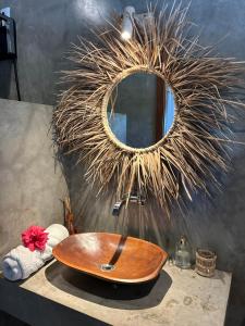 Tiki Pools Bungalows