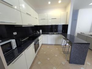 Veranda Center Apartment