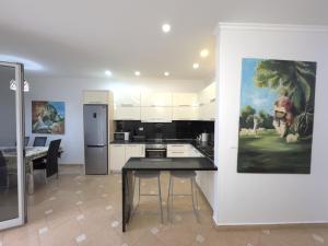 Veranda Center Apartment