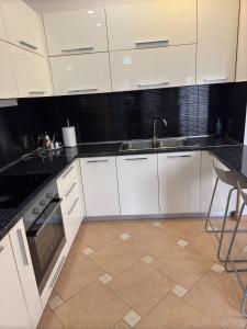 Veranda Center Apartment