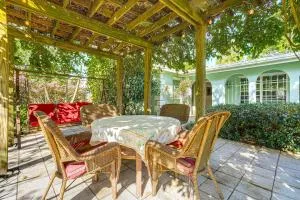 1 Mi to Dtwn Stuart Home with Pergola and Garden! - Lighthouse Point
