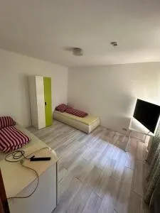 S & P Hostel - Laumersheim