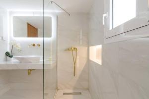 Acropolis & Lycabetus View Helios Residence