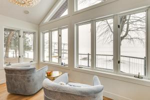 Lake Wisconsin Retreat w Dock: Great for Groups!