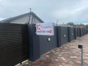 12 At Jasmyn - Evander