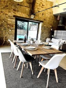 La Grange aux Souvenirs - Piscine chauffée ,Jacuzzi et Terrain de pétanque