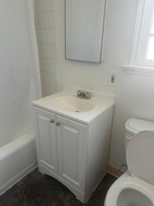 Best location of Hollywood, great room in 2bdrm apt, walk of fame