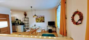 Atom apartment
