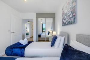 Modern 3-Bedroom, 1-Bathroom Apartment in East London