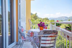 Apartments Yellow House