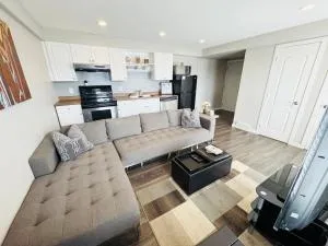 Sweet Lower Suite - Winfield