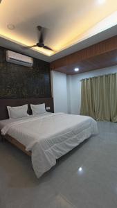 Hotel New Holiday Inn