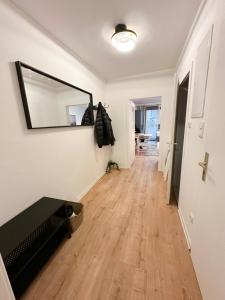 City Apartment with 2 individual beds and sleeping sofa and kitchen