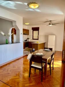 Beachview Apartments Podstrana