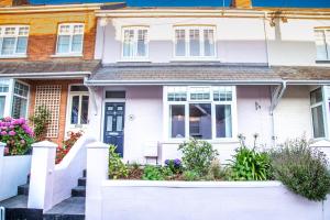 Skylark House Padstow, Stylish Victorian Townhouse, Private Sauna, Cold Plunge and Log Burner