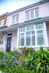 Skylark House Padstow, Stylish Victorian Townhouse, Private Sauna, Cold Plunge and Log Burner