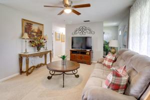 2 Mi to Lake Okeechobee Waterfront Home with Deck!