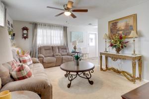 2 Mi to Lake Okeechobee Waterfront Home with Deck!