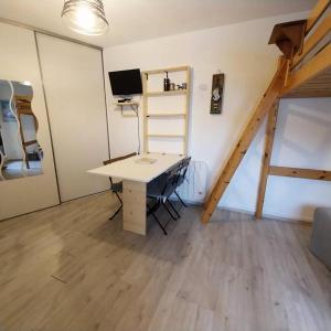 Résidence Comete - Superbe studio de 4 couchages à Réallon 114C MAE-4171