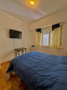 Departamento de dos ambientes frente a plaza Colon