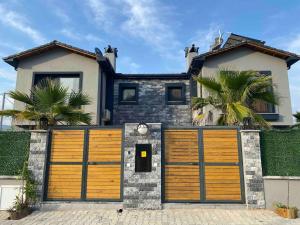 Akyaka Kitesurf Villas 1 Tüm Villa Özel Havuz ve Bahçeli