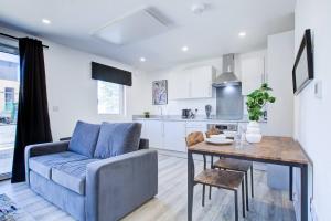 2bed 2bath In - Next To Station For 6 Free Parking