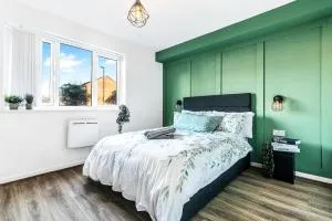 Stylish Apartment in Coventry Center With Free Parking - Parkside