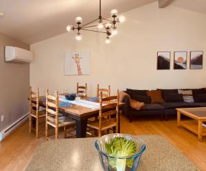 KingstonStays The Neighbourhood, Expansive loft, free parking