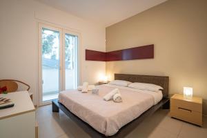 Villa Torricella Pool and Sunny Garden - Happy Rentals