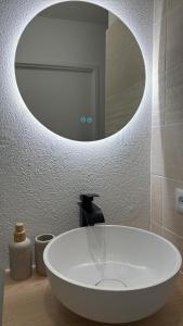 Appartements Le cosy Parking gratuit piscine terrain de tennis : photos des chambres