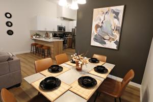 Downtown 5 Bedroom, AC, Rogers, Commonwealth, EXPO