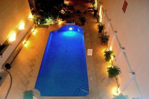 Studio Romantic Zone steps to beach Adults Only