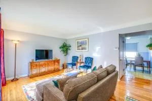 Charming Home - 4 Mi to Euclid Creek Reservation - Euclid