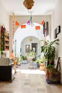 Cuarto independiente en céntrica casa colonial - Mendiola