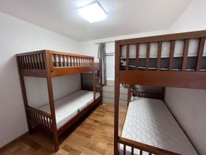 Lindo apto com varanda, vista maravilhosa e lareira